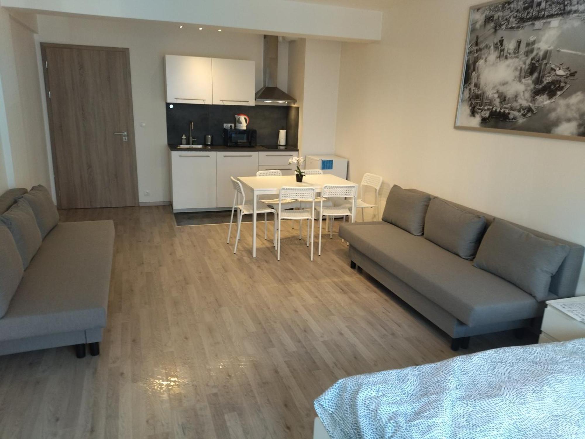 פראג Brand New Studio Apartment #24 In Elite Residence With Free Secure Parking In The Center מראה חיצוני תמונה
